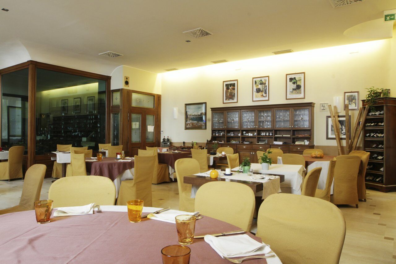 Hotel Palazzo Lovera Cuneo Exteriör bild